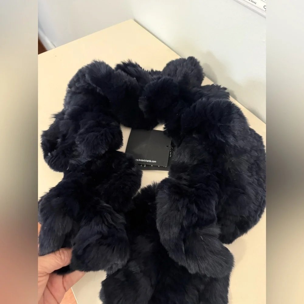 NWT Pull-Through Ruffle Scarf - LUXURIOUS! Genuine Rex Rabbit Fur.